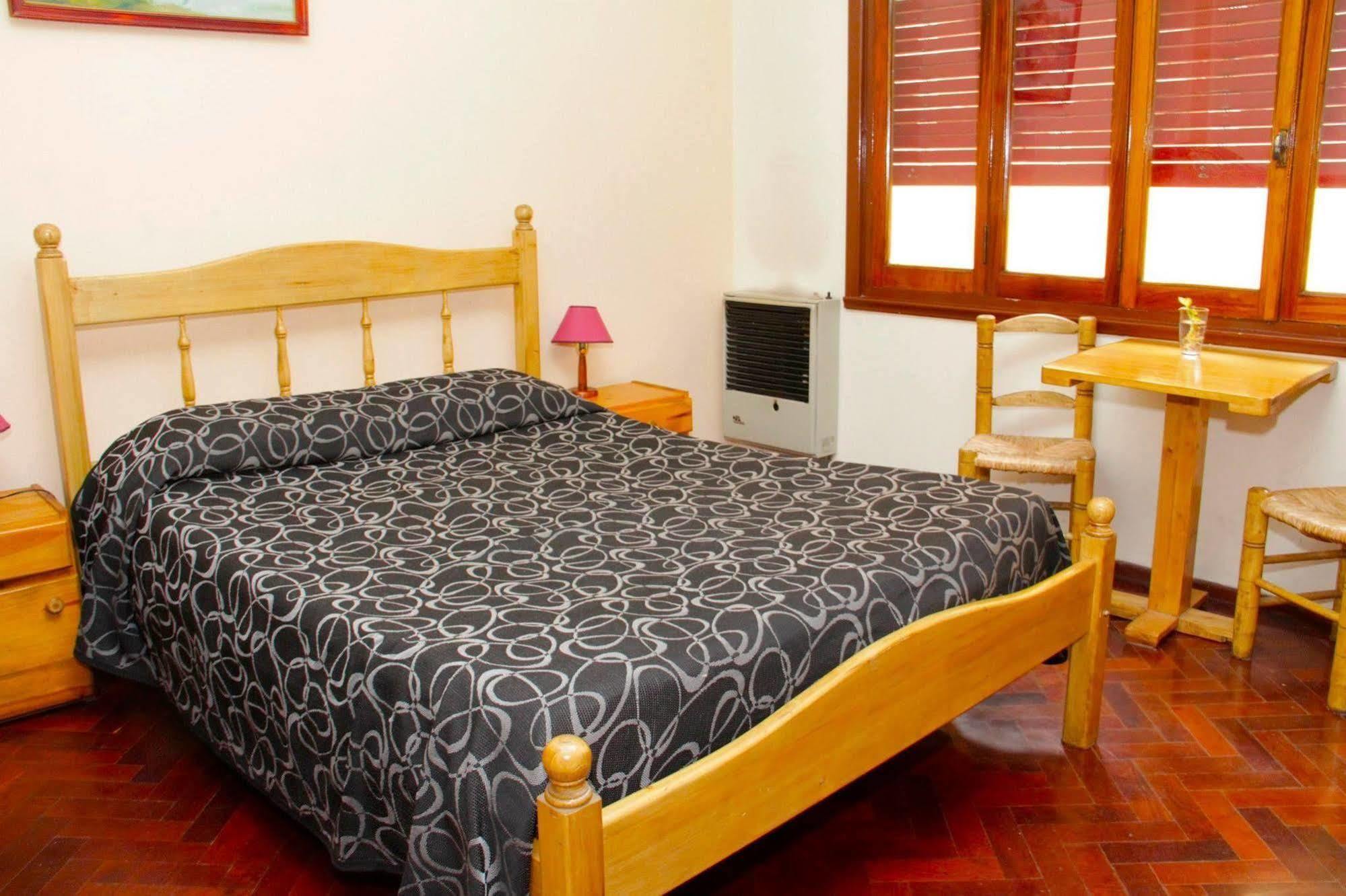Hostal Confluencia Mendoza Bagian luar foto
