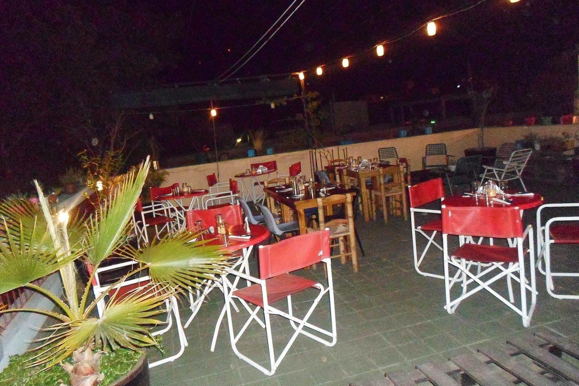 Hostal Confluencia Mendoza Bagian luar foto